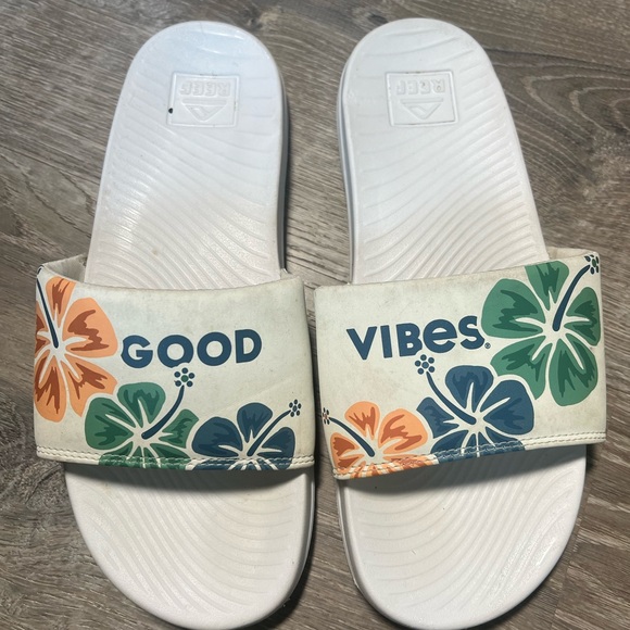 REEF Good Vibes Life Is Good Sandal- 9 - Picture 2 of 6